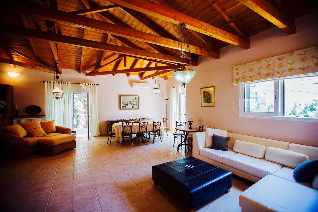 Loft Near The Beach ลูตรากี ภายนอก รูปภาพ